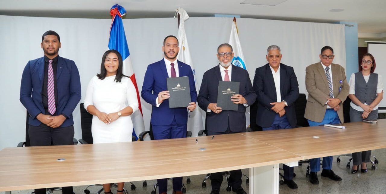 DGDC y Jaycees'72 firman acuerdo para impulsar el liderazgo comunitario